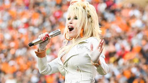 Dolly Parton's busy 2023: The 'Rockstar' shows no signs of stopping