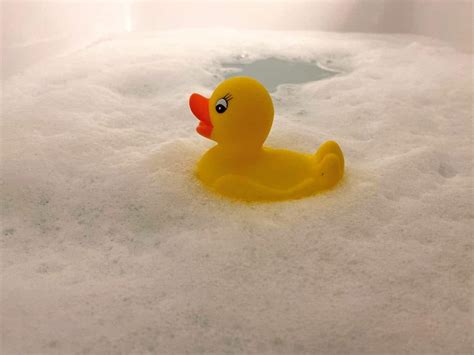 Homemade Bubble Bath for Kids is a Lie: Here's What to Use Instead