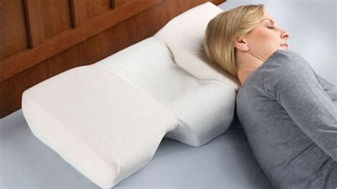 7 Tips for Finding the Best Pillow for Your Posture - The Frisky