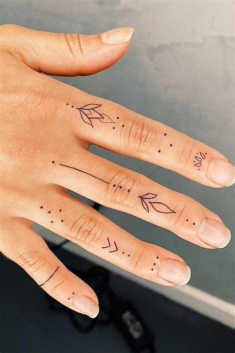 34 Top Amazing Ideas For Finger Tattoos | Henna tattoo hand, Toe ...