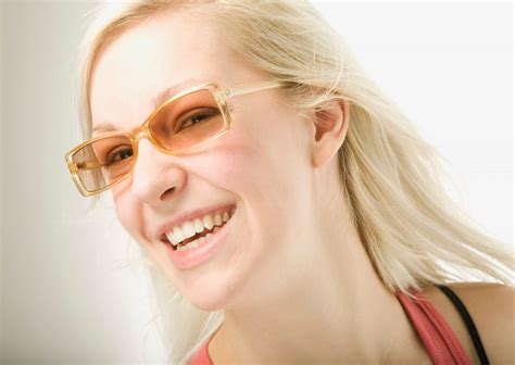 5 Types of Tinted Prescription Glasses and When to Wear Them ...