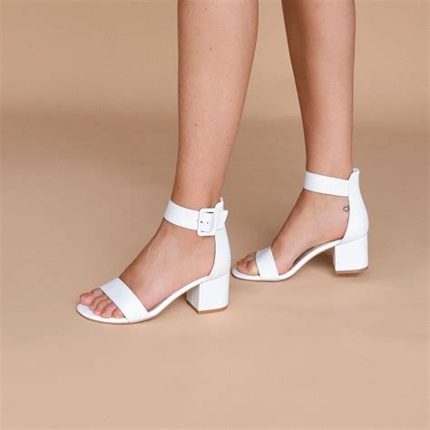 10 ways to wear white heels in style - Skabash!