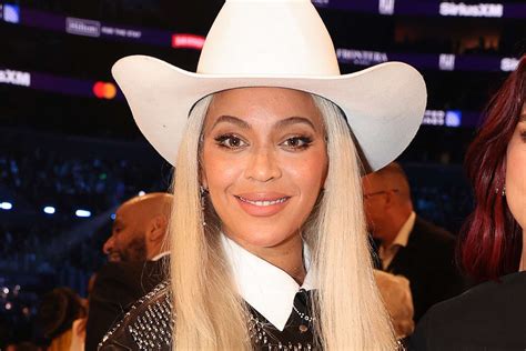 Country radio station plays new Beyoncé songs after fan outcry