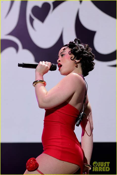 Ice Spice Dresses as Betty Boop for iHeart Powerhouse 105.1 Performance ...