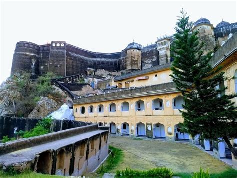 कुचामन किला घूमने की जानकारी – Kuchaman Fort In Hindi - Holidayrider.Com