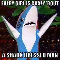 Good morning Everybody #SuperBowlXLIX lol | Left shark meme, Left shark ...