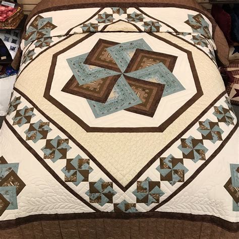 Queen size handmade quilt Bedding Home & Living trustalchemy.com