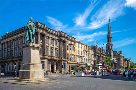 George Street Shops in Edinburgh | Parliament House Hotel