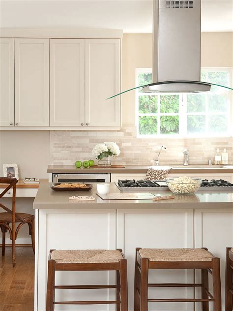 Light ivory Travertine Kitchen Subway Backsplash Tile | Backsplash.com