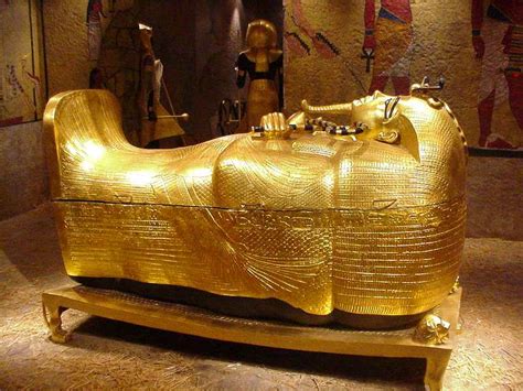 Tutankhamun, Egyptian museum Cairo | weepingredorger