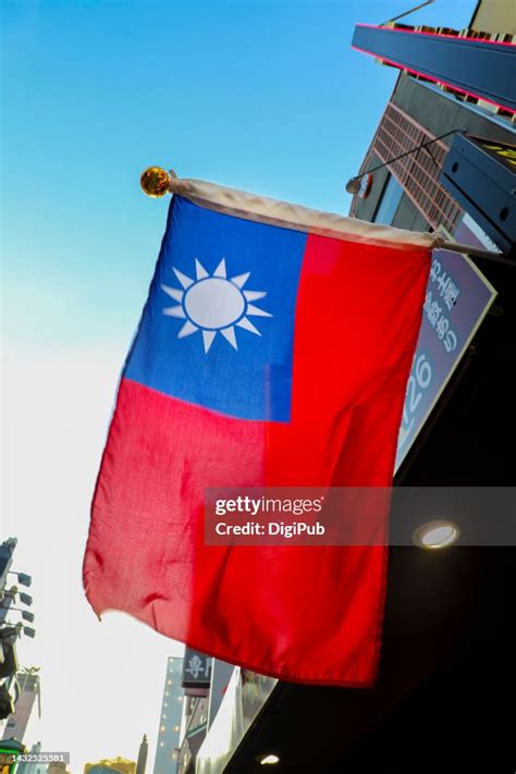 Roc Flag Hanging In Yokohama Chinatown Celebrates The 111th Anniversary ...