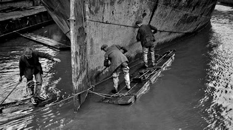 A New Trick to Keep Barnacles From Sticking to Ships - The New York Times