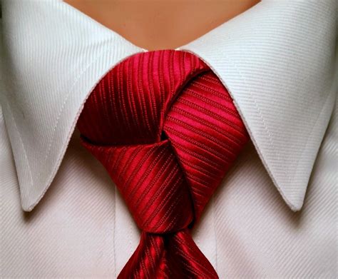 RED TRINITY | Neck tie knots, Tie knots, Tie a necktie