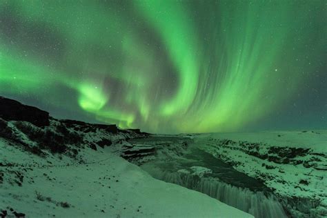 When can you see the northern lights in Iceland?