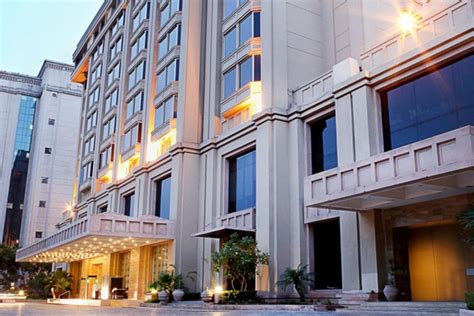 The Metropolitan Hotel and Spa 𝗕𝗢𝗢𝗞 Delhi Hotel