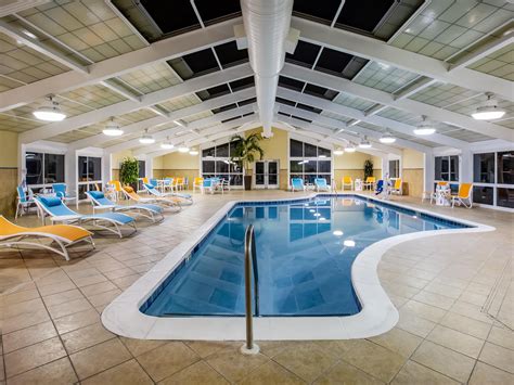 Affordable Hotel in Gulfport, MS Near GPT Airport | Holiday Inn ...