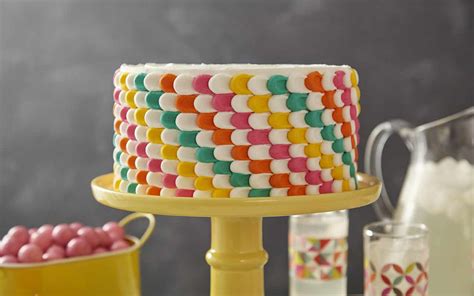 10 Easy Buttercream Cake Decorating Techniques | Wilton's Baking Blog ...