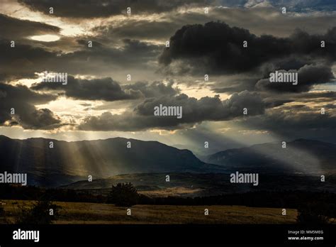 Sunset on Gran Sasso and Majella mountain range. Abruzzo Stock Photo ...