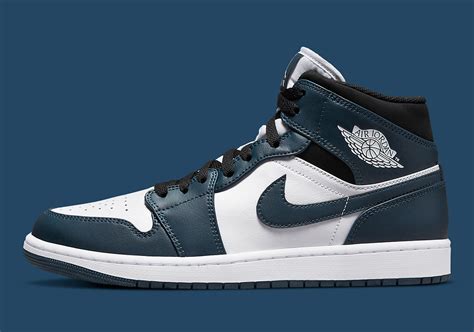 Air Jordan 1 Mid Blue Black White 554724-411 | SneakerNews.com