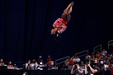 Simone Biles Floor Routine | Floor Roma