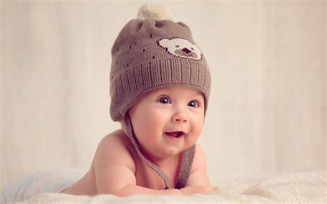 Smiling Baby Pictures Wallpapers