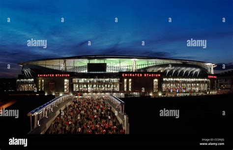 EMIRATES STADIUM EXTERIOR AT NIGHT Stock Photo - Alamy