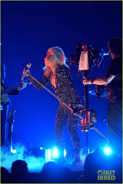 Lady Gaga Performs 'Shallow' Live at Grammys 2019 (Video): Photo ...