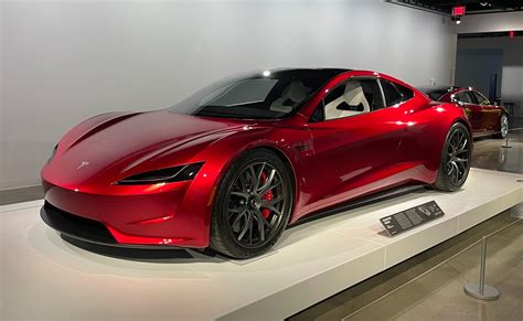 Новая Tesla Roadster 2022 ускоряется до «сотни» за 1,1 секунды. Серьезно