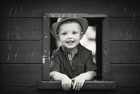 Beautiful black & white photography capturing the magic of childhood ...