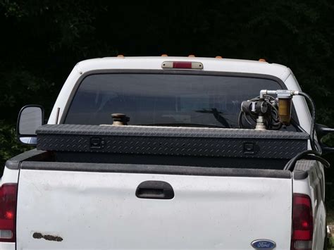 Truck Bed Fuel Tanks: Easily Expand Poor Towing Range and Save Money