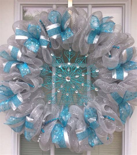 How to make a mesh wreath - deco mesh wreath tutorial with pictures