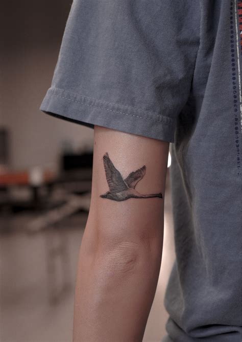 Discover 74+ small goose tattoo - in.coedo.com.vn