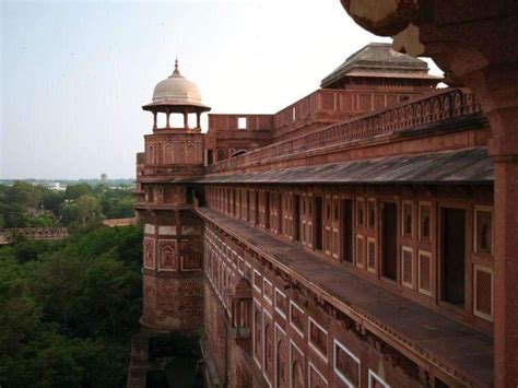 Agra Fort: Get the Detail of Agra Fort on Times of India Travel