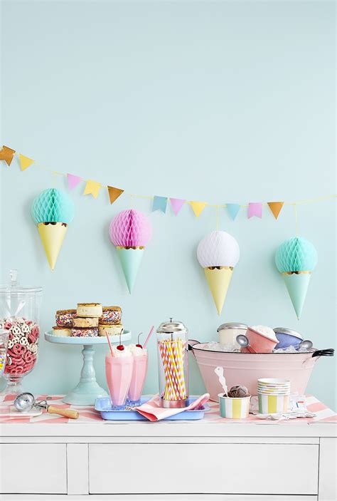 DIY Birthday Decoration Ideas to Delight the Guest of Honor | Homemade ...