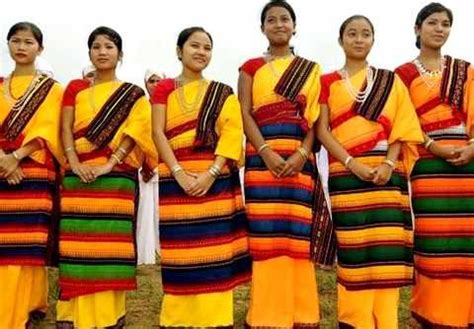 Dresses of Assam | Traditional Assamese Costumes - Holidify