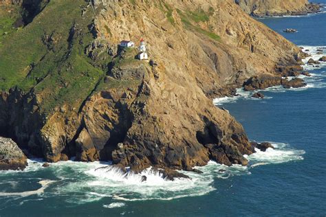 Point Reyes Lighthouse in CA, United States - lighthouse Reviews ...