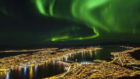 Viv 🐉 on Twitter in 2020 | Northern lights, See the northern lights, Tromso