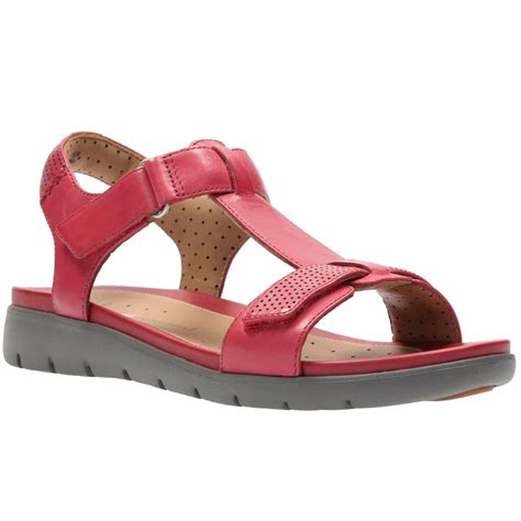 Clarks Un Haywood Womens Wide-Fit Sandals - Women from Charles Clinkard UK