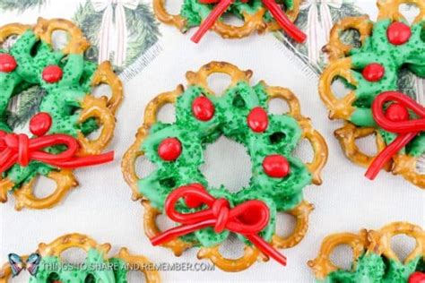 Make Chocolate Pretzel Christmas Wreaths Recipe for holiday parties and ...