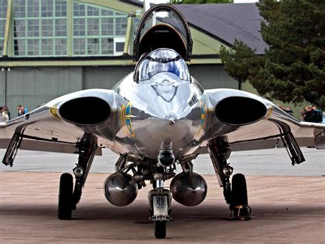 This May Be The Coolest, Most Futuristic Combat Jet Ever Built ...