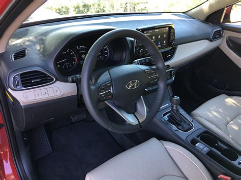 First Drive: 2018 Hyundai Elantra GT | CARFAX Blog