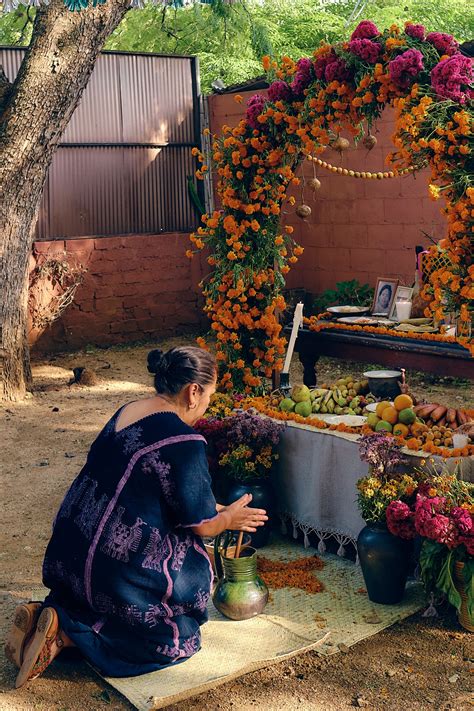 Day of the Dead: What the Tradition Means and How It’s Celebrated in ...