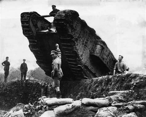 british-soldiers-fighting-in-trenches - World War I: Trench Warfare ...