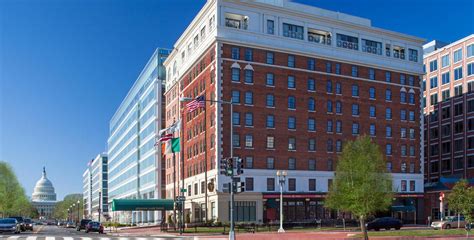 Convenient Phoenix Park Hotel for Access to Union Station and ...