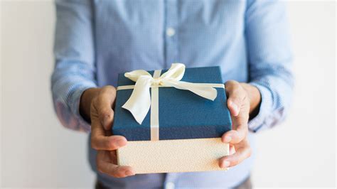 16 Promotion Gifts with which to Congratulate Your Employees