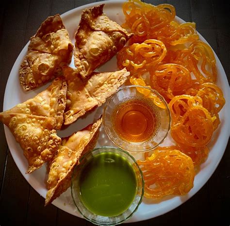 Samosa jalebi