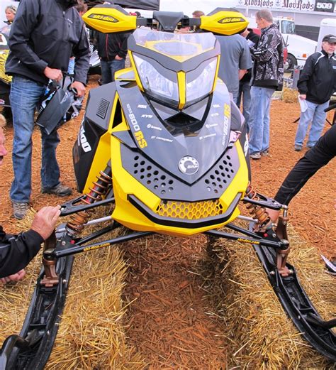 Ski-Doo, Polaris Show Off New Race Snowmobiles | SnowGoer