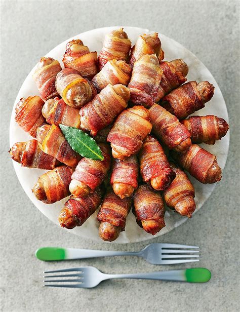 32 Bacon & Sausage Rolls (32 Pieces) | M&S | Sausage rolls, Bacon ...