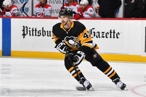 Penguins re-sign Adam Johnson for one year contract - PensBurgh