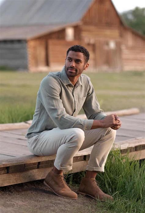 Brown Shoes Khaki Pants: How To Master This Outfit Combo!